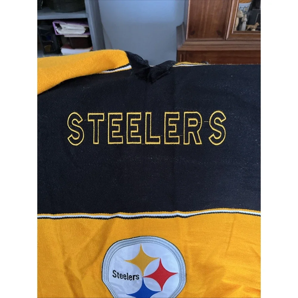 PITTSBURGH STEELERS BLACK + YELLOW WOVEN PONCHO SERAPE UNISEX-ONE SIZE FITS MOST
